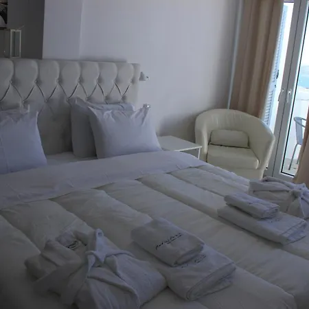 Maroulina's Boutique Studios & * Mykonos Town